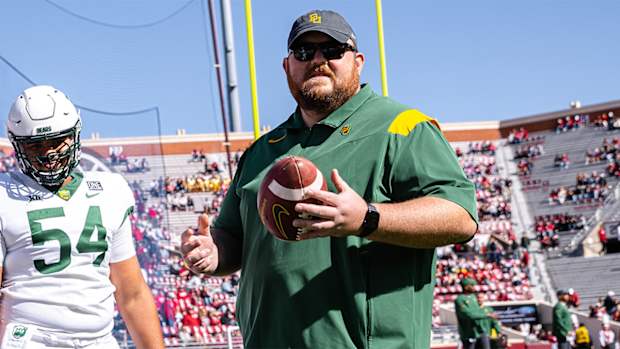 New Razorbacks offensive line coach Eric Mateos